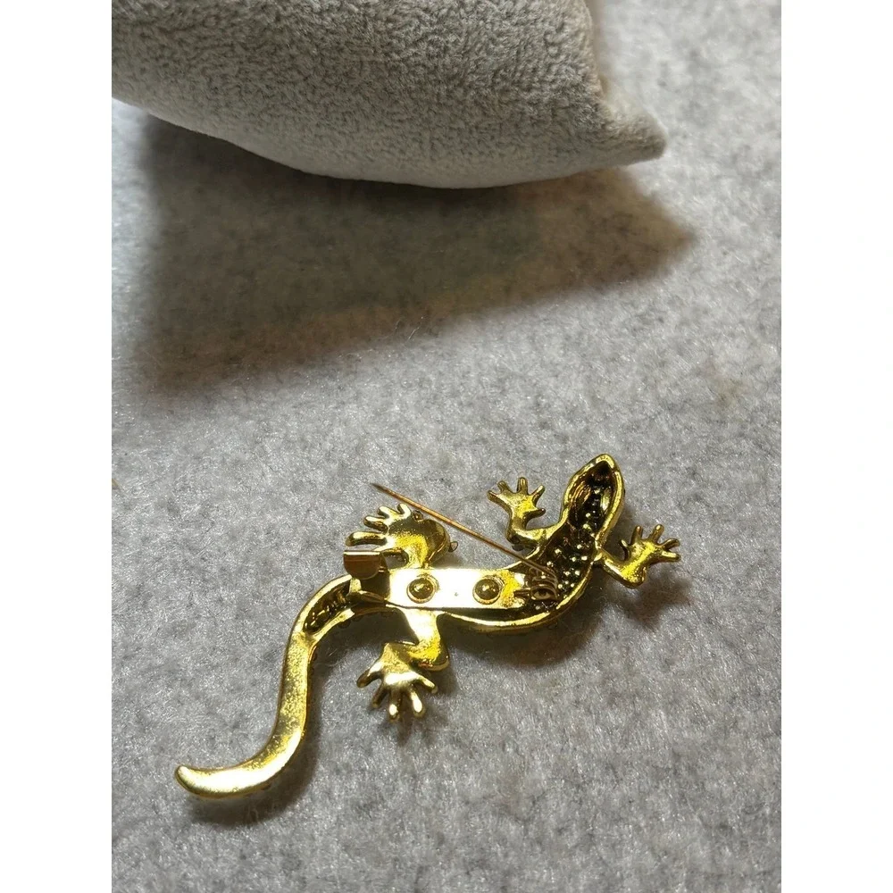 #40. Gecko Brooch